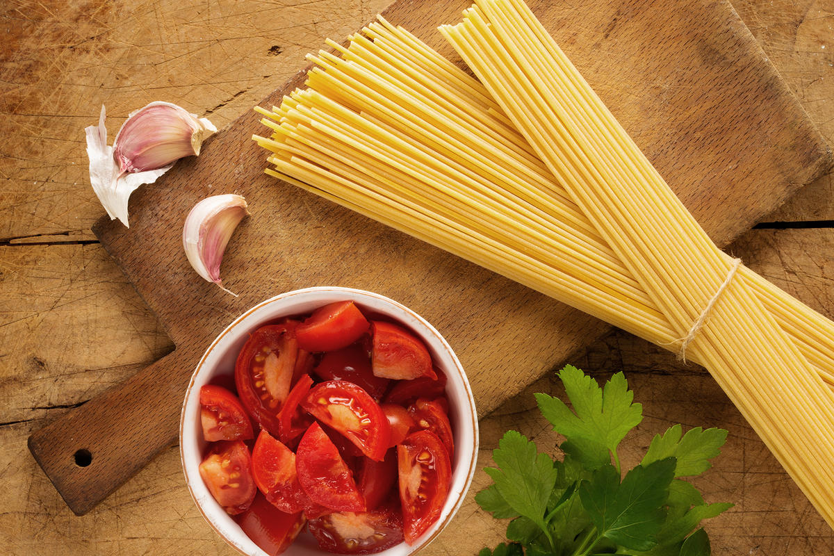 ingredienti-pasta-pomodoro