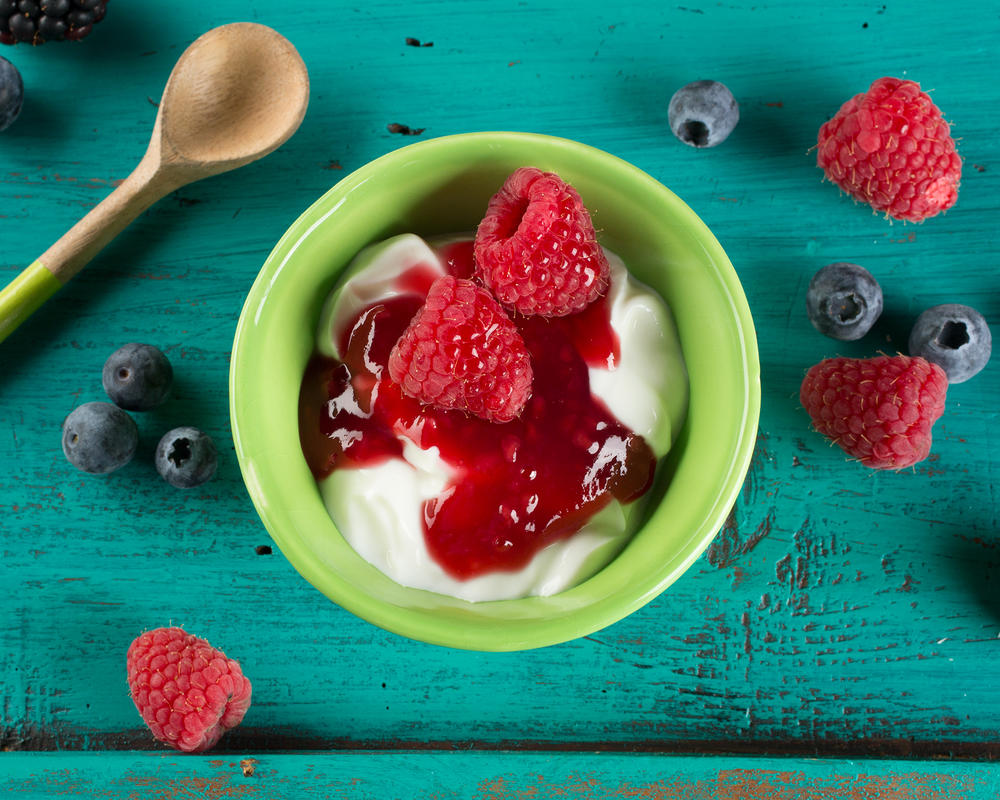 yogurt-greco-con-frutti-di-bosco