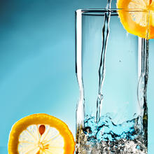 bicchiere-acqua-e-limone
