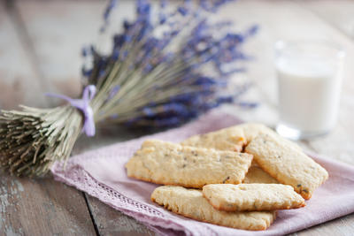 biscotti alla lavanda