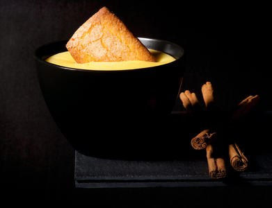 crema pasticcera con biscotto e cannella